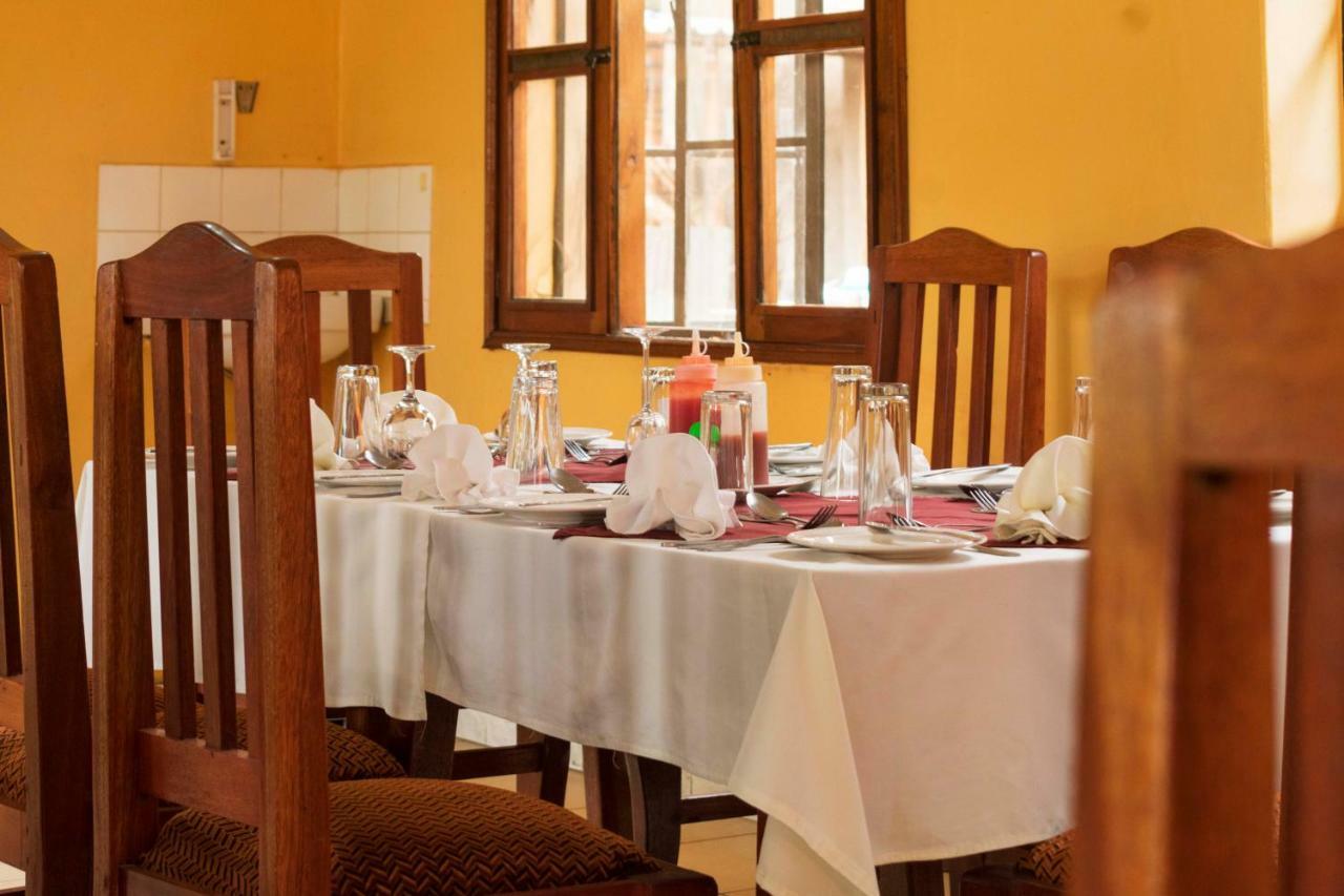 Rwenzori International Hotel Kasese Exterior photo